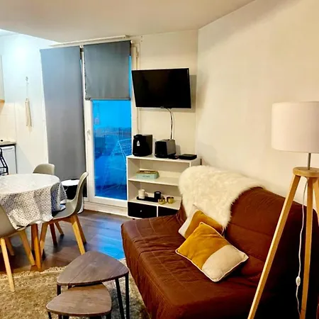 Jolie Studio A Apartment *